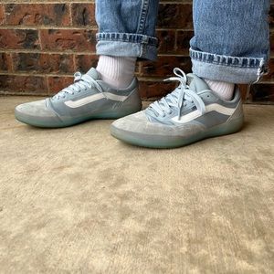 Vans AVE off the wall skate shoe